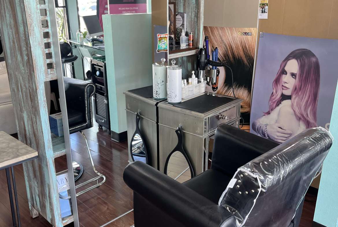 Mary Luz Salon 4