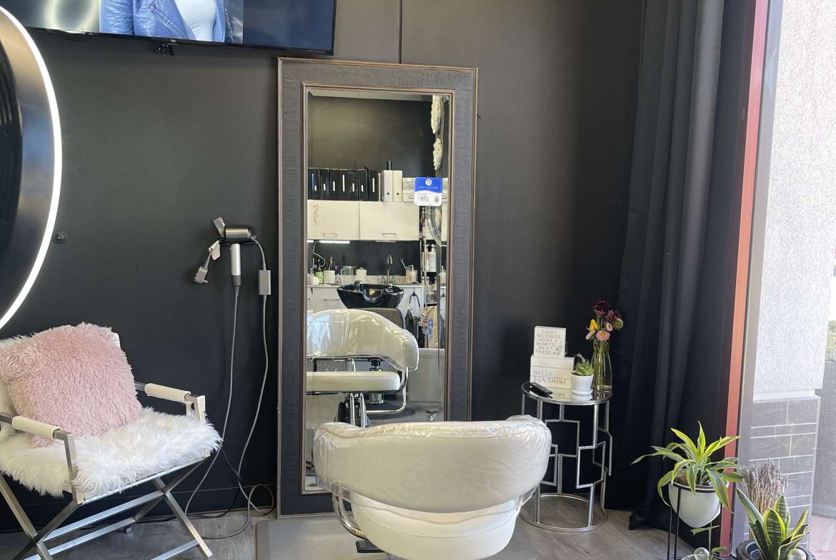 SALON SUITE FOR RENT IN MOUNTAIN VIEW