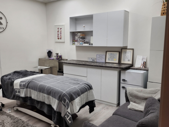 esthetic room for rent