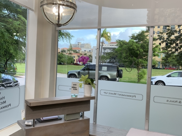 Modern salon reception area with natural light and stylish decor for flexible salon rentals.