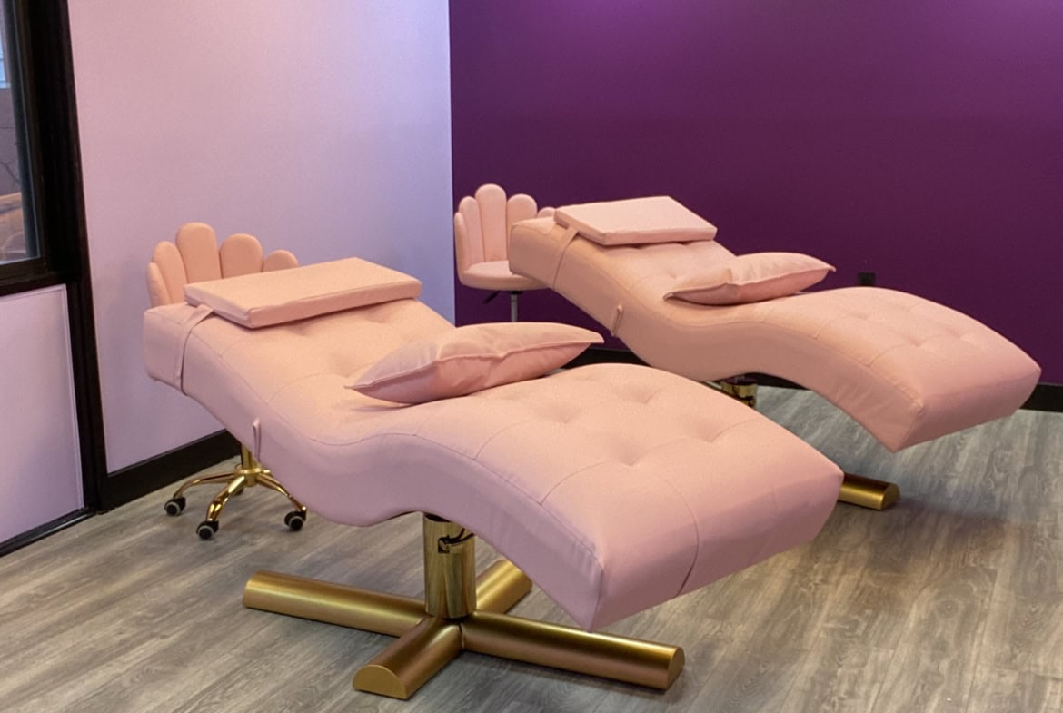 Nail Stations Lashes/Permanent Makeup Room Medical Spa Room for Rent - Salon Suite for Rent in Vienna, Virginia