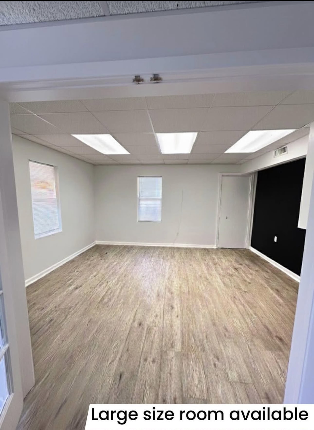 Beauty room for rent