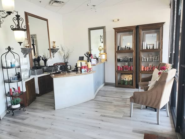 Salon Chairs & Treatment Room in a Upscale Boutique Gilbert Salon - Walk-in Clients! - Photo 1
