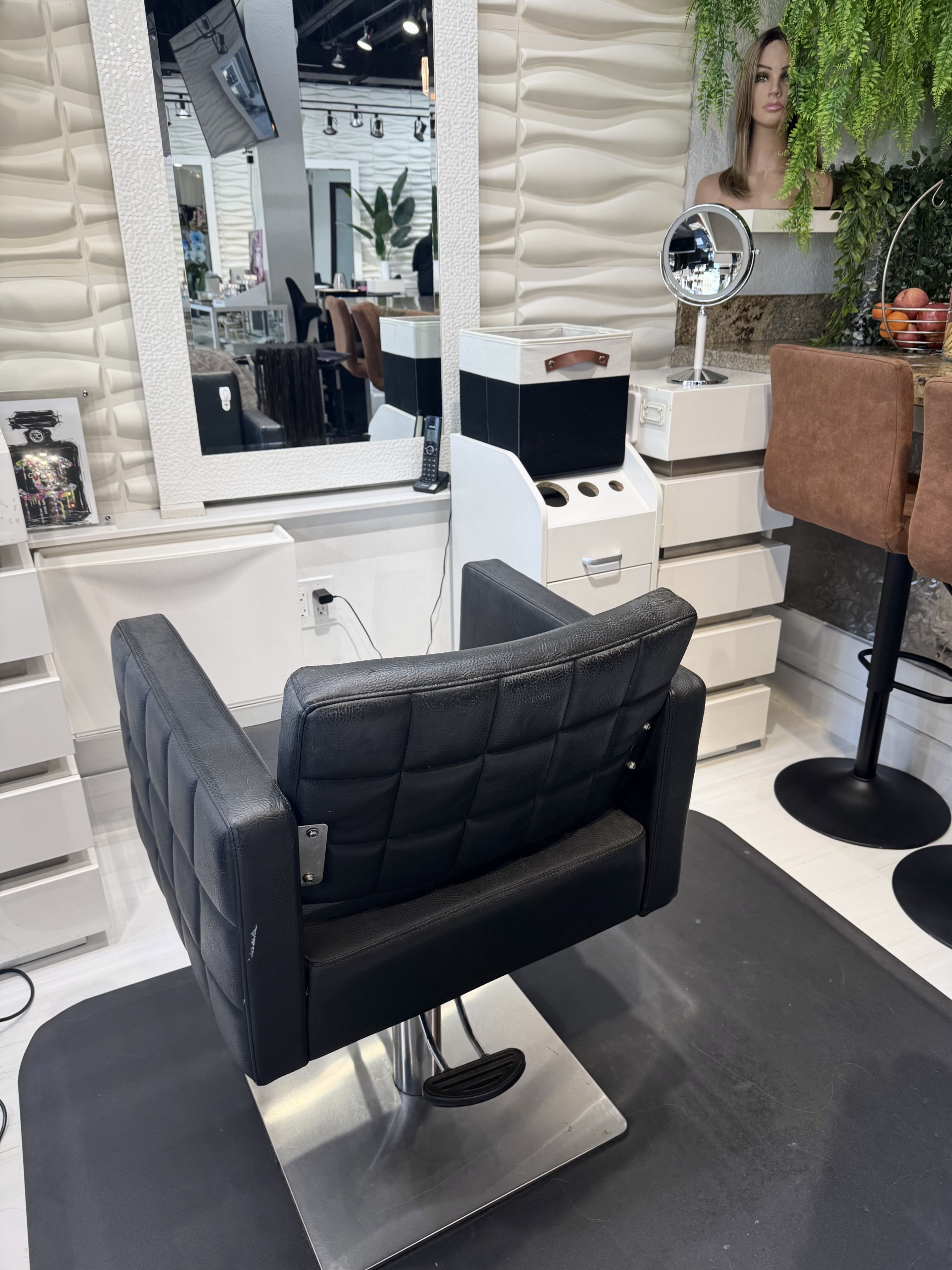 Rent a Chair - Photo 1