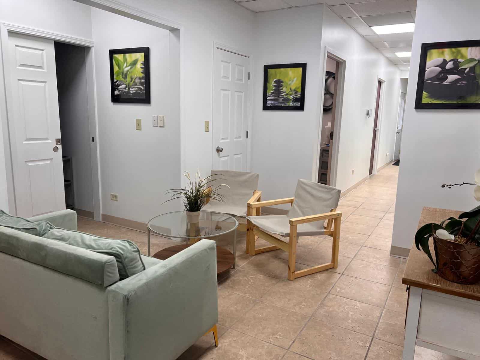 SALON SUITE RENTALS 16003 EXECUTIVE DRIVE CRESTHILL IL 60403 - Photo 1